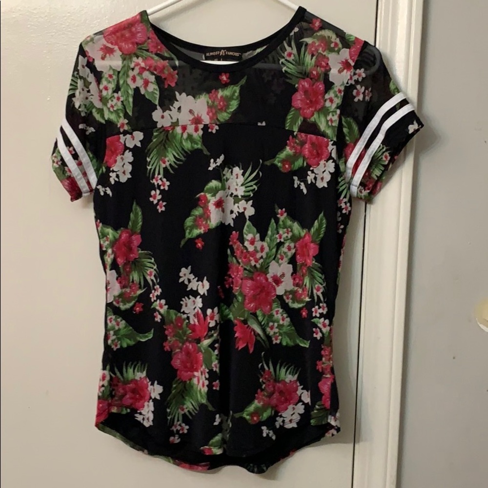 Flower t shirt🌺🌸